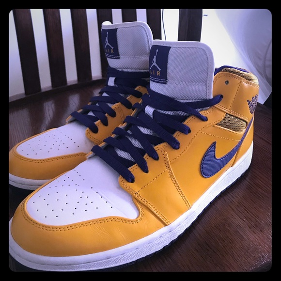 la laker jordans